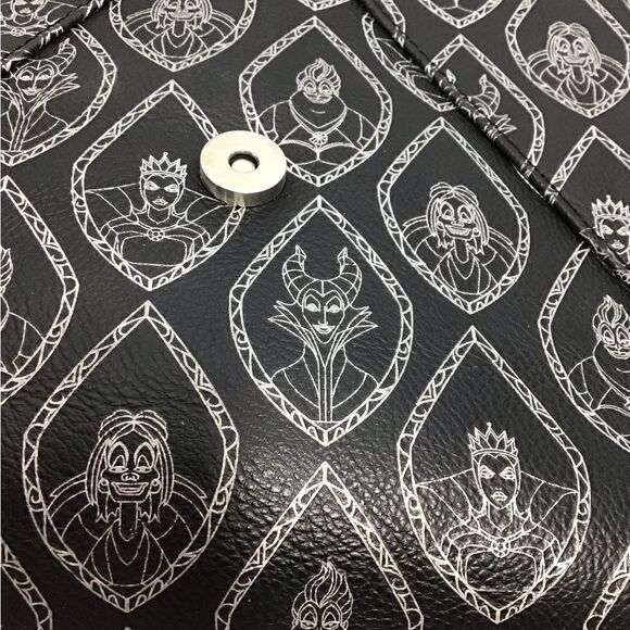Disney X Loungefly Black Villains Wristlet Clutch Handbag - Picture 10 of 12